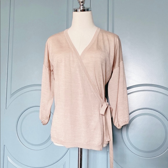 Carriere Studio Beautiful Lightweight Beige Wrap - Picture 1 of 14